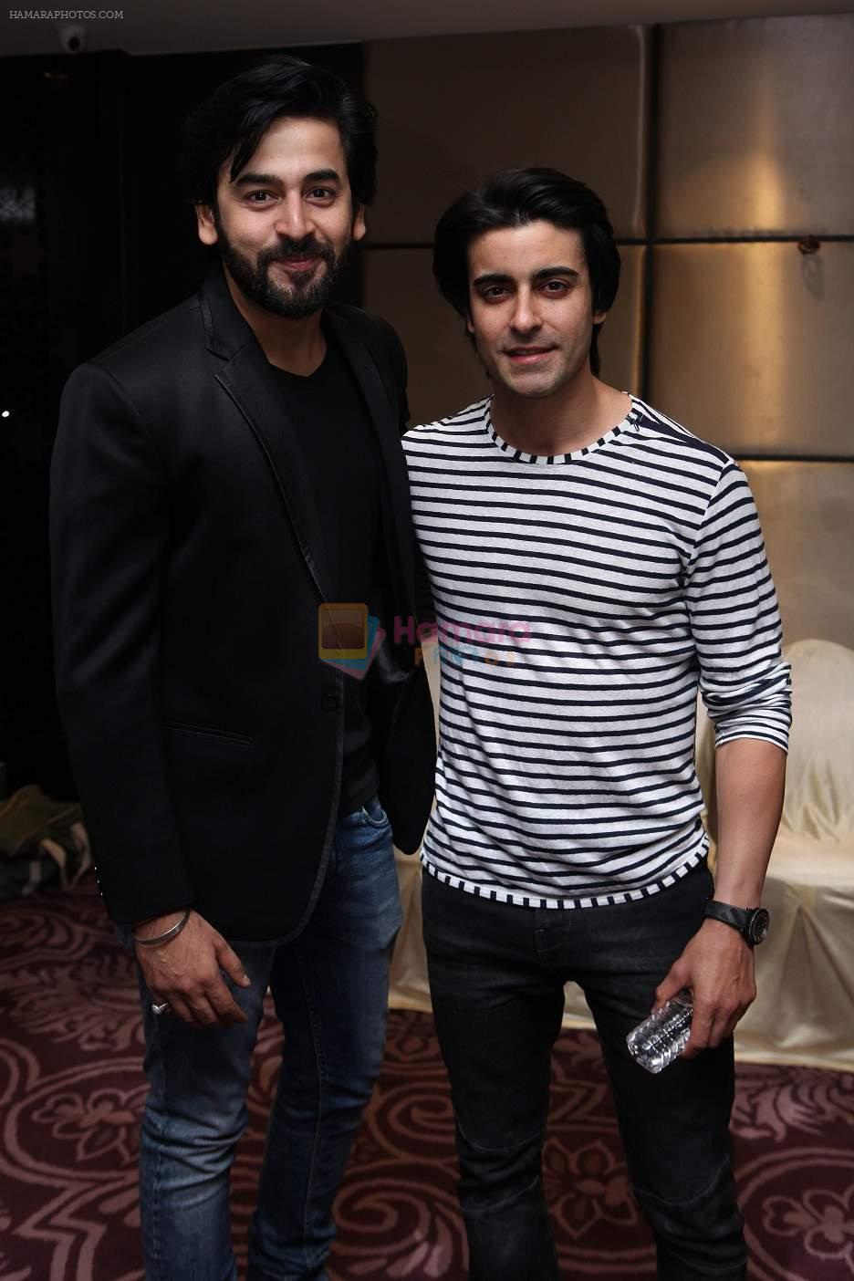 Shashank Vyas and Gautam Rode at Bikramjeet's bday bash for mom on 14th Dec 2015