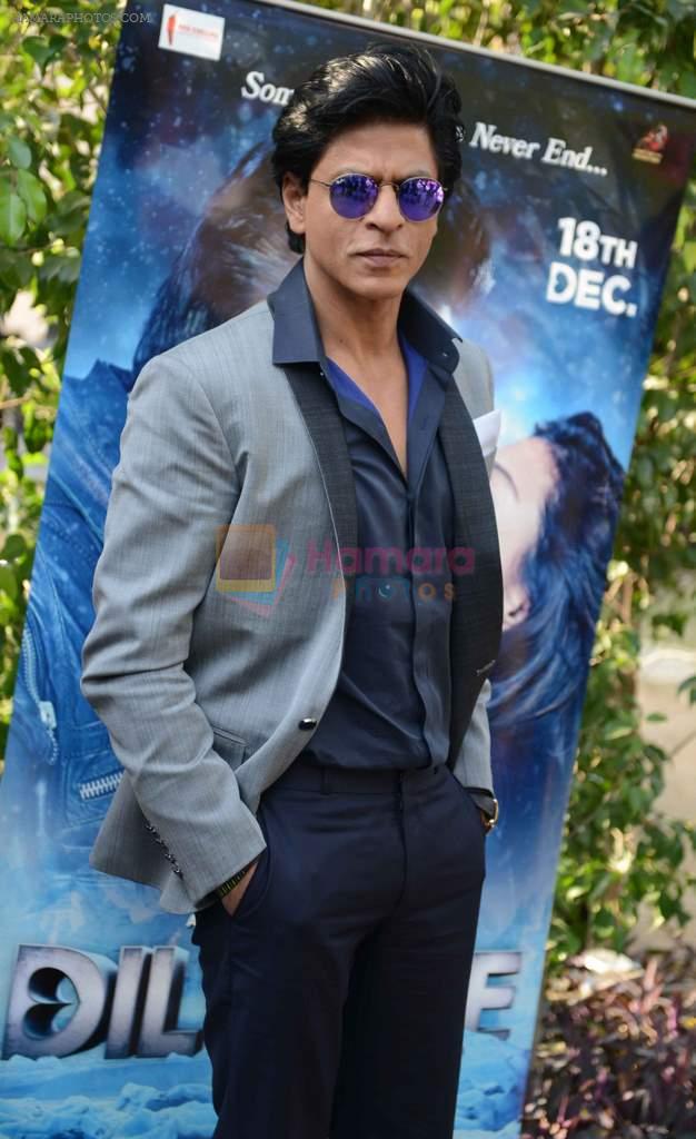 Shahrukh Khan at Dilwale team in Delhi on 16th Dec 2015