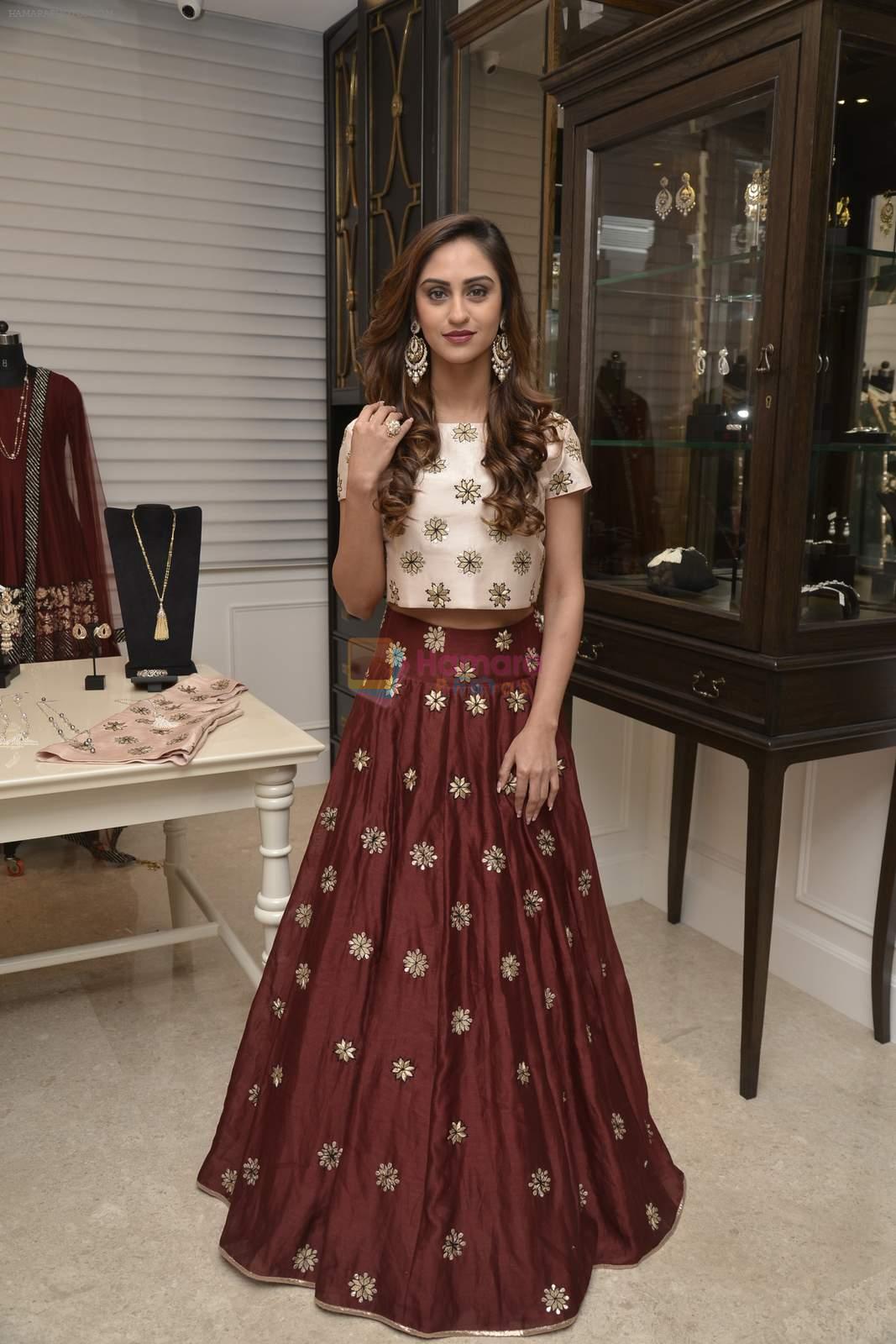 Krystle D'souza at Payal Singhal and Moksh Jewellery preview on 17th Dec 2015