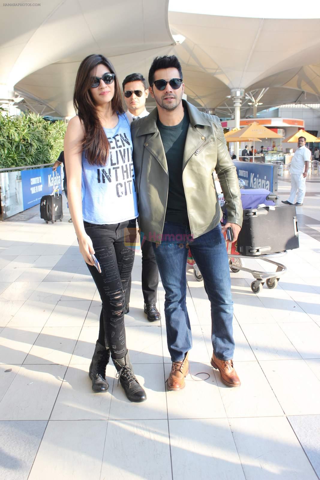 Kriti Sanon, Varun Dhawan snapped at airport on 17th Dec 2015