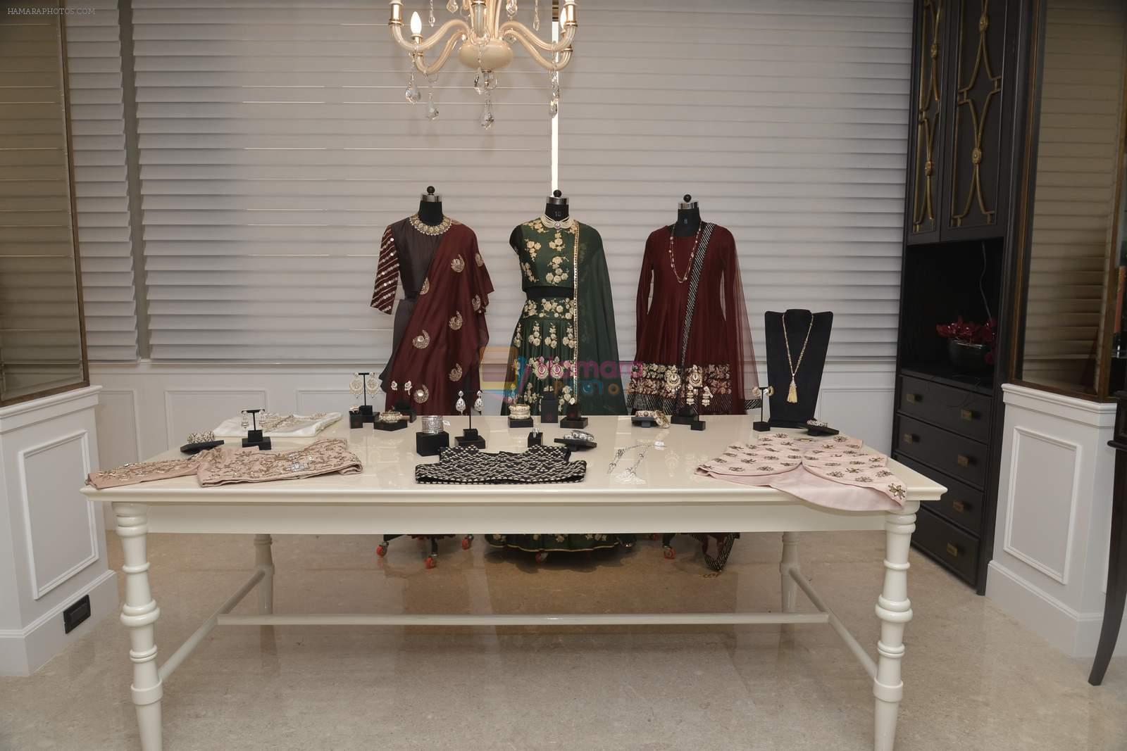 at Payal Singhal and Moksh Jewellery preview on 17th Dec 2015