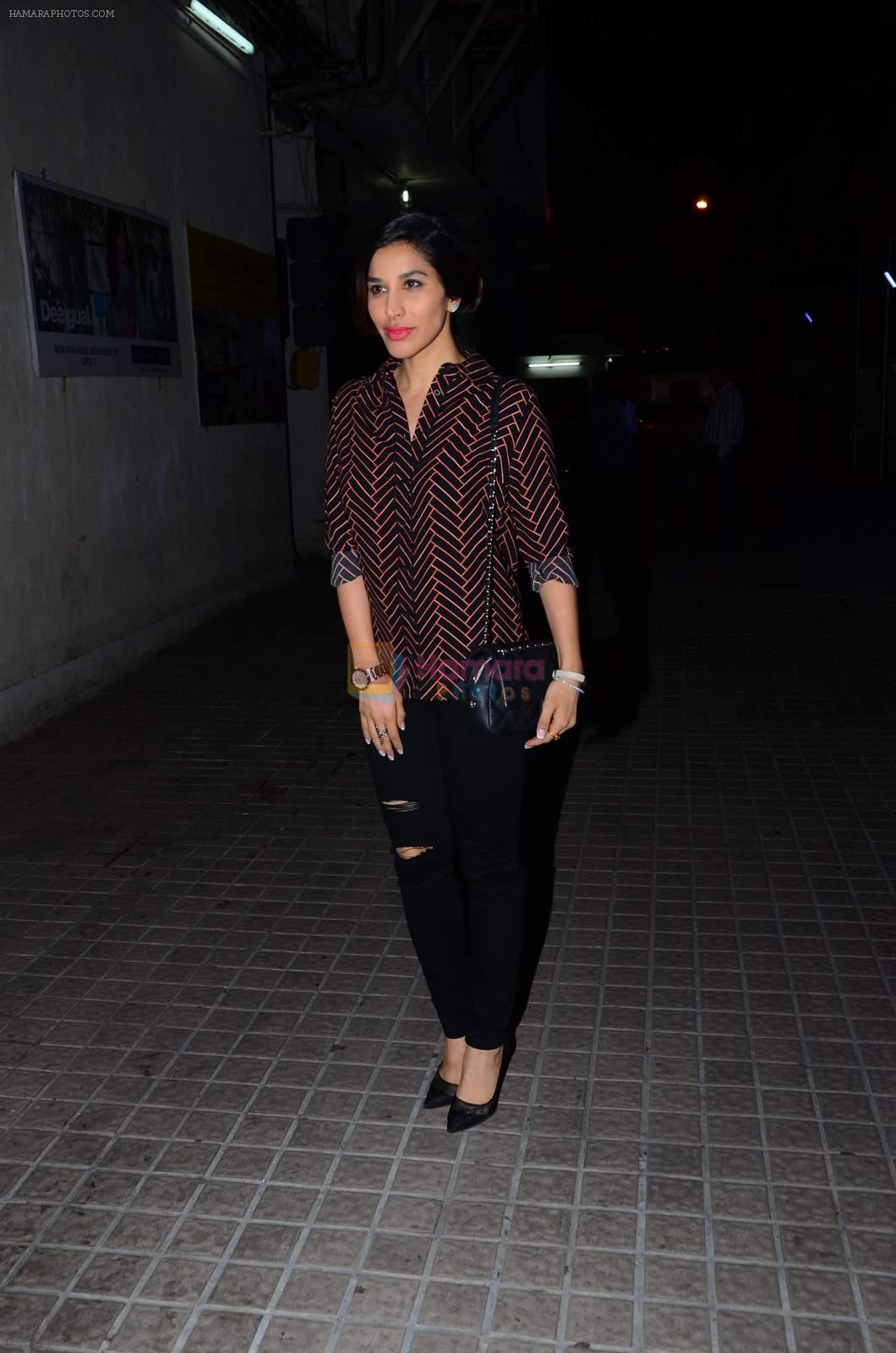 Sophie Chaudhary at Dilwale screening in PVR Juhu and PVR Andheri on 17th Dec 2015