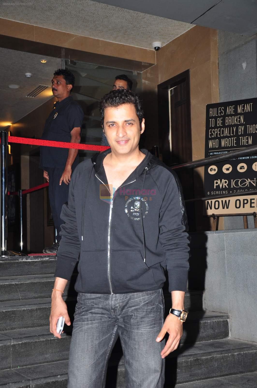 Ganesh Hegde at Dilwale screening in PVR Juhu and PVR Andheri on 17th Dec 2015