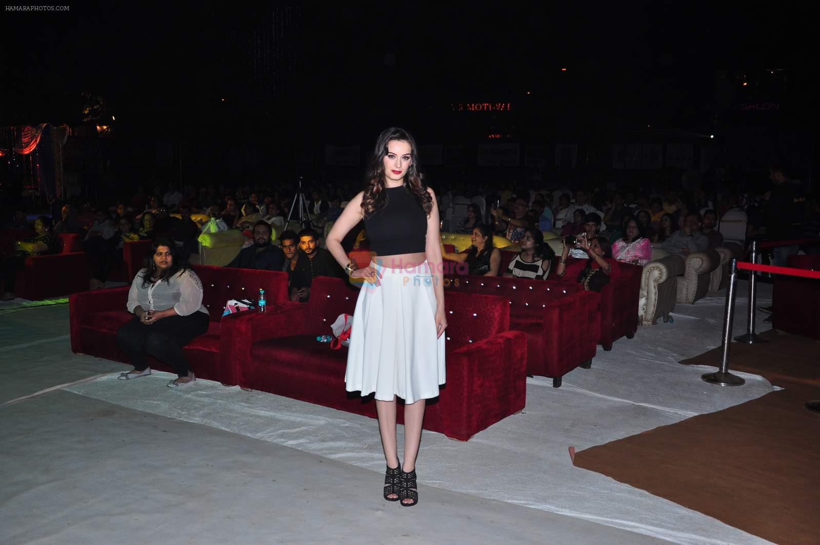 Evelyn sharma at aakarshan MMK college fest on 19th Dec 2015