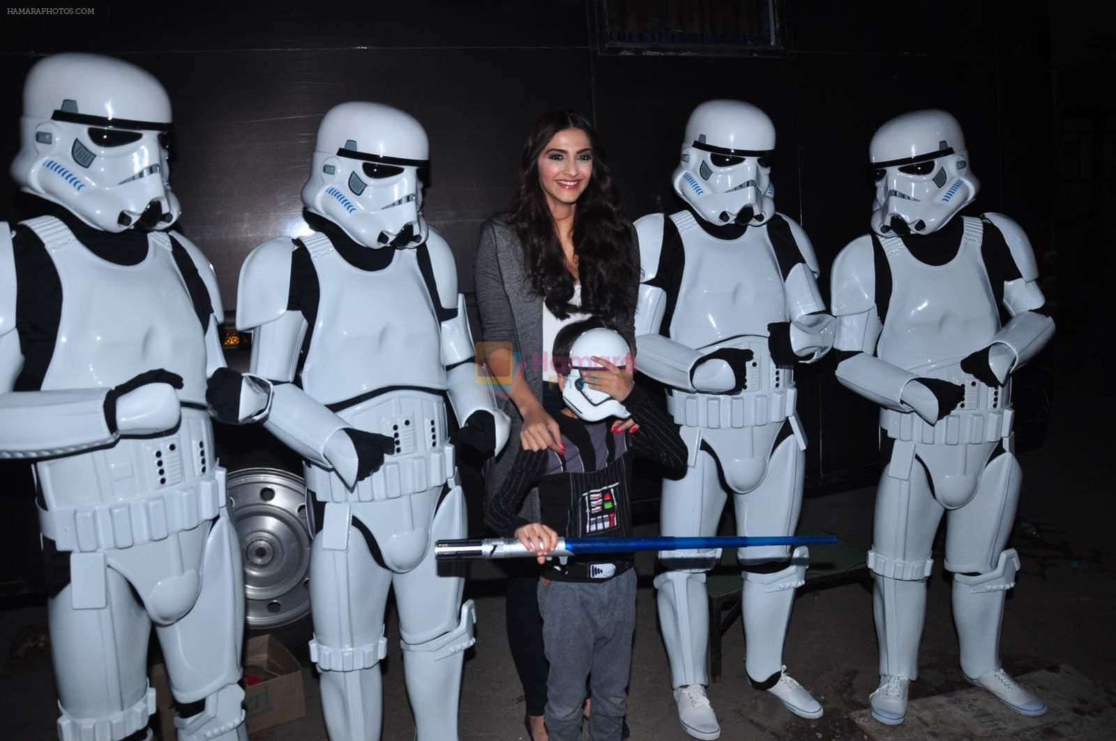 Sonam Kapoor promotes new Star Wars film on 22nd Dec 2015