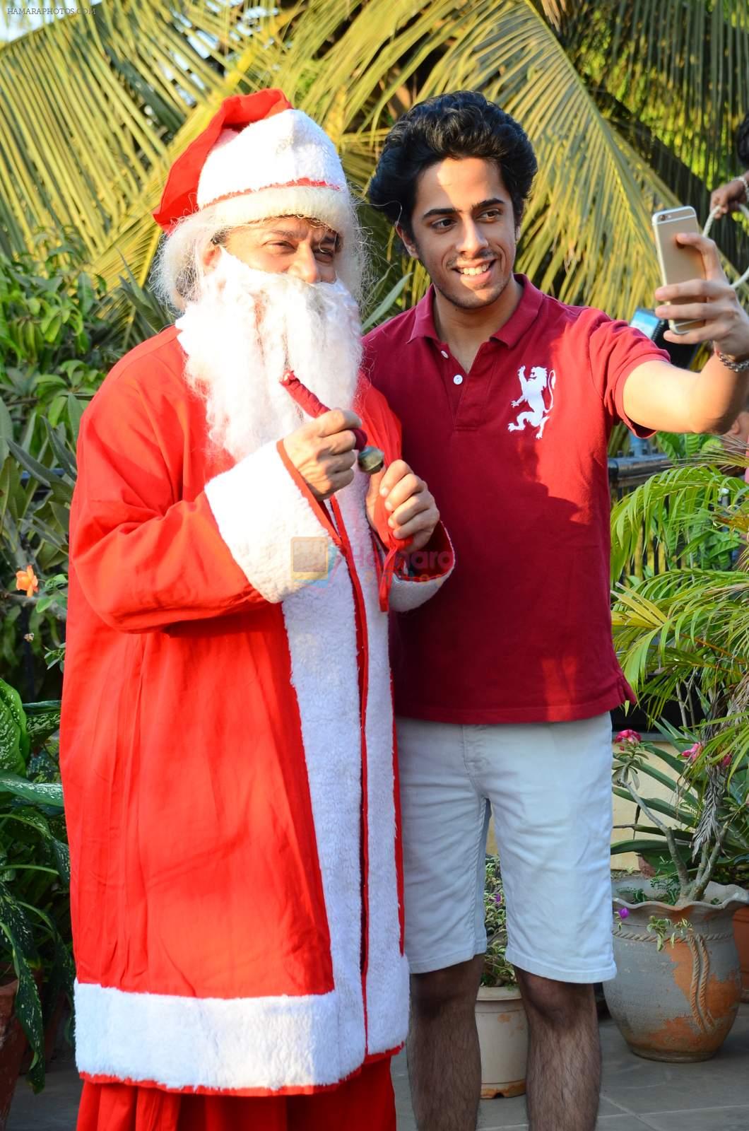Anup Jalota as Santa with photo shoot of Nilanjana on 22nd Dec 2015