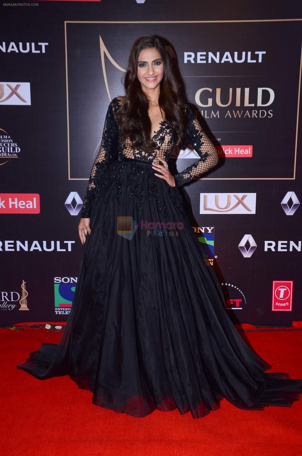 Sonam Kapoor at Producer's Guild Awards on 22nd Dec 2015