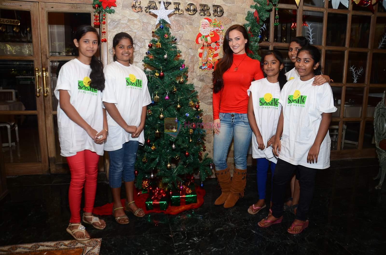 Elli Avram celeberates christmas with kids on 22nd Dec 2015