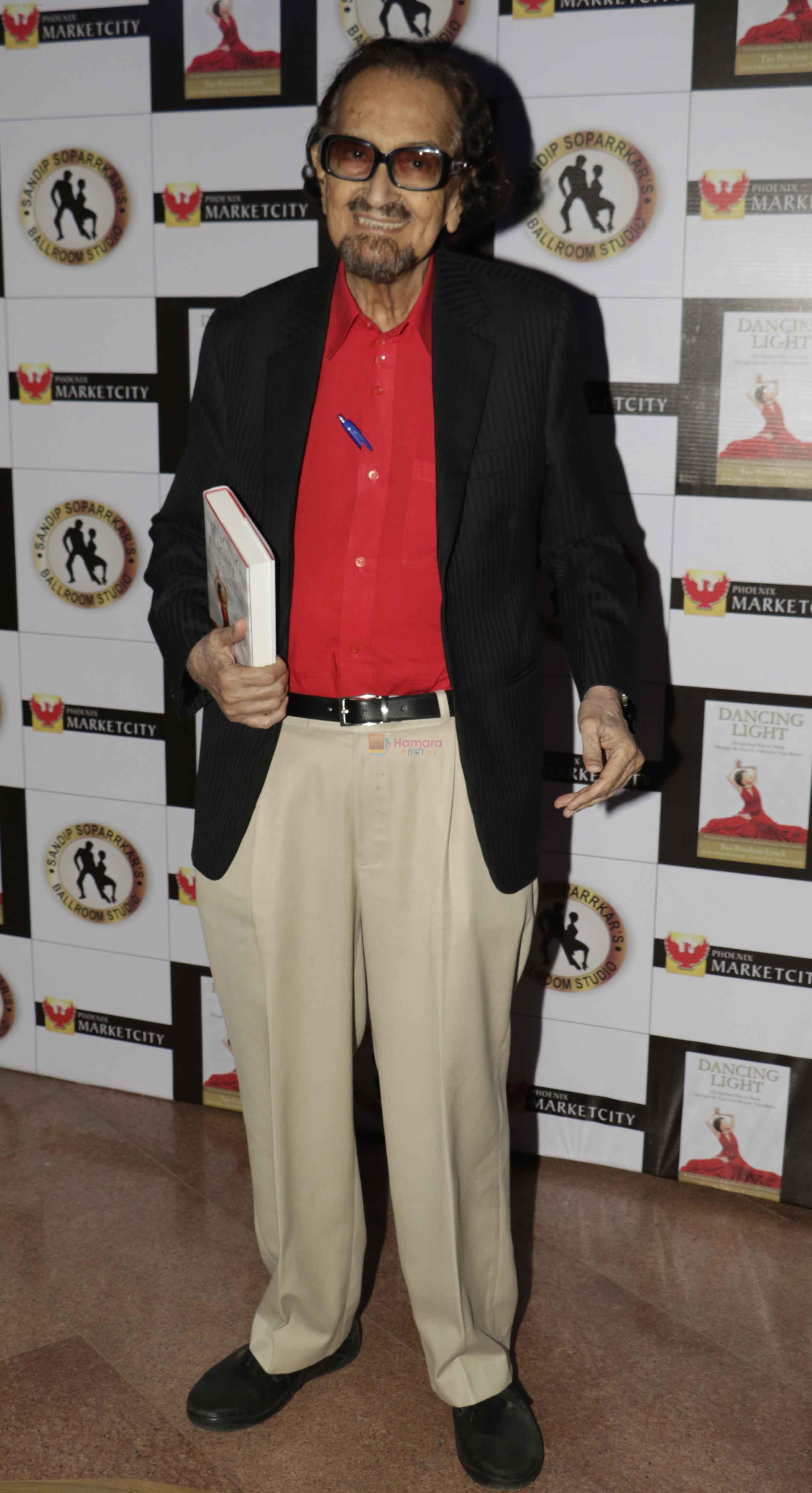 Alyque Padamsee at the launch of Dancing Light autobiography of Ms Tao Porchon-Lynch on 26th Dec 2015