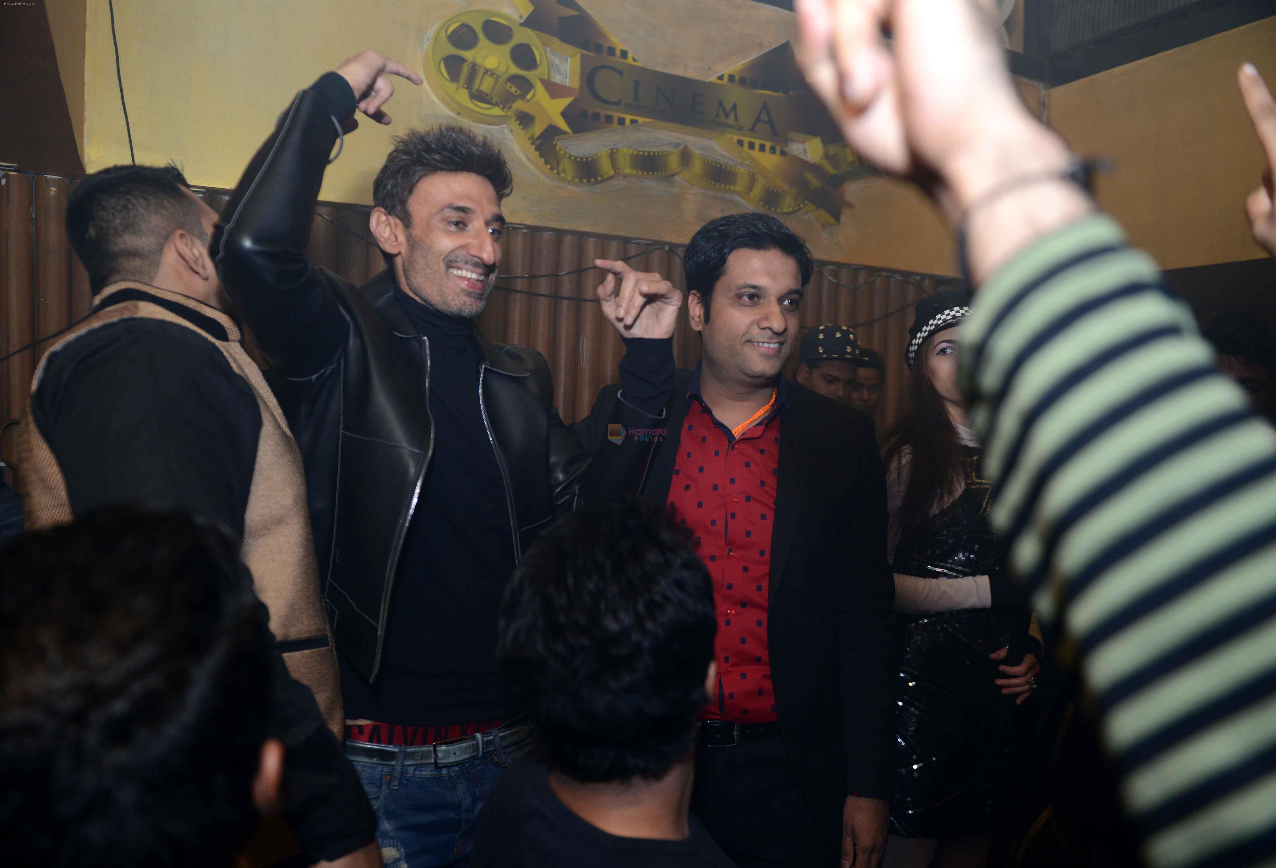 Rahul Dev & Nitin Chopra at the Anniversary of  Cinema Bar & Lounch in GK-2, New delhi on 29th Dec 2015