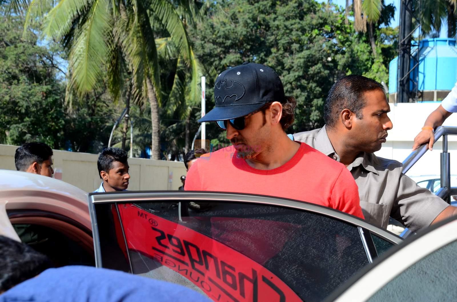 Hrithik Roshan snapped with kids in pvr juhu on 29th Dec 2015