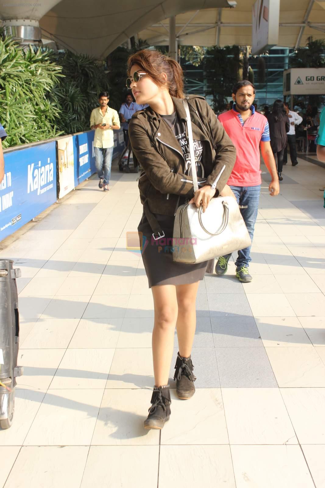 Rhea Chakraborty snapped at domestic airport on 7th Jan 2016