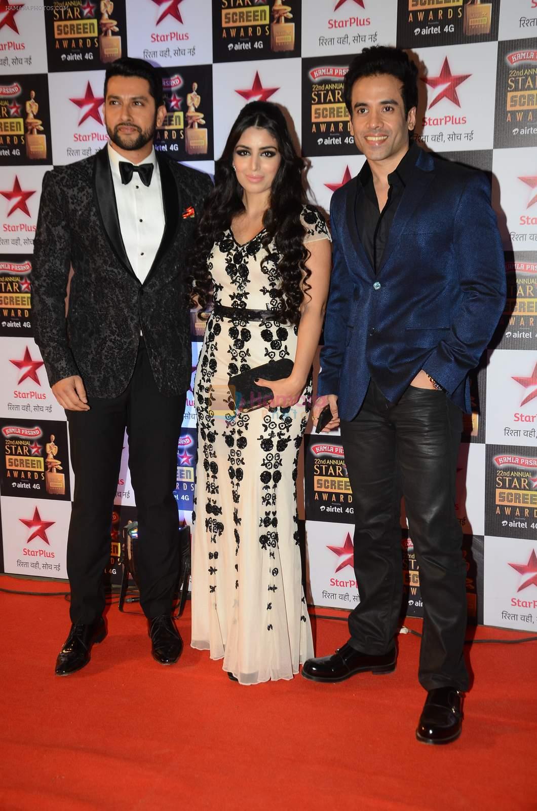 Aftab Shivdasani, Tusshar Kapoor at Star Screen Awards Red Carpet on 8th Jan 2016