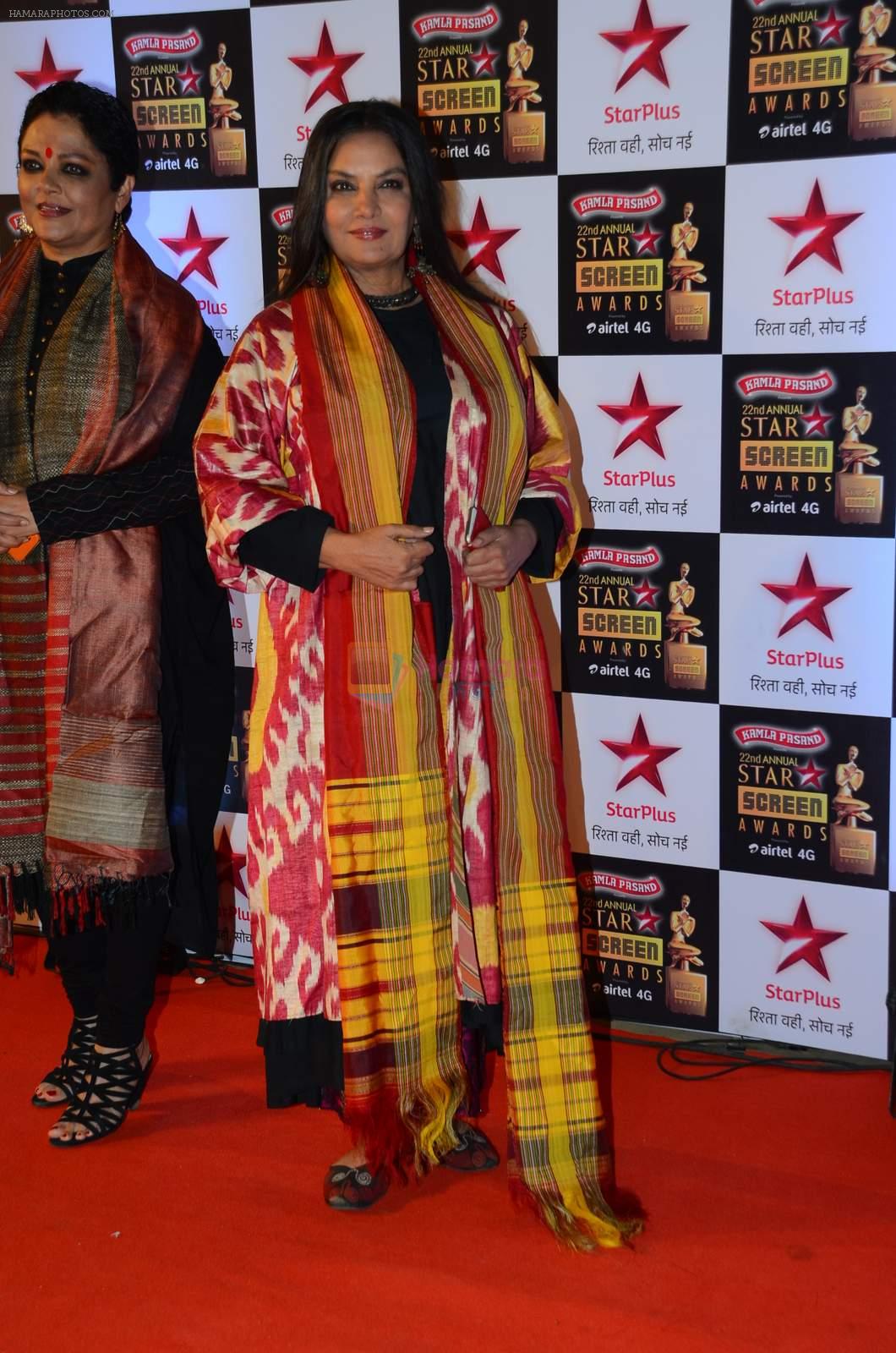 Shabana Azmi at Star Screen Awards Red Carpet on 8th Jan 2016