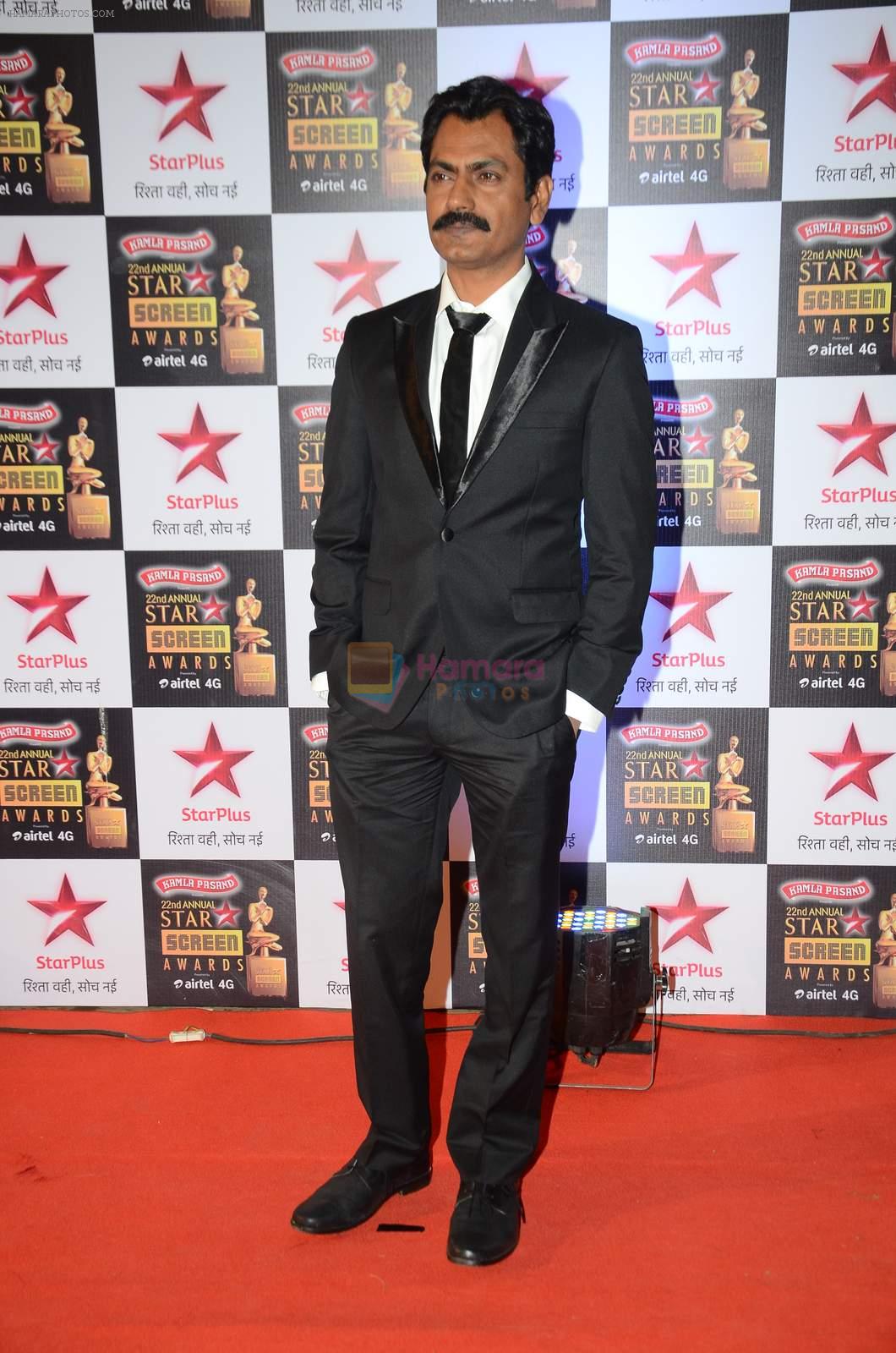 Nawazuddin Siddiqui at Star Screen Awards Red Carpet on 8th Jan 2016
