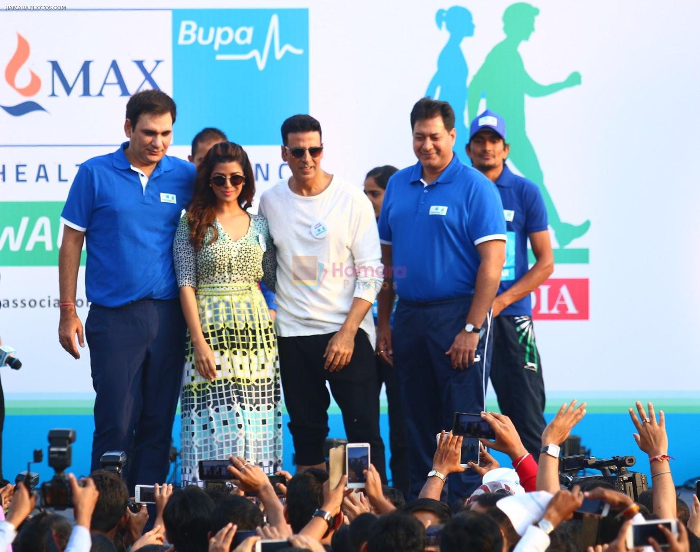 Ashish Mehrotra with Akshay Kumar and Nimrat Kaur at the 4th edition of Max Bupa Walk for Health in Mumbai