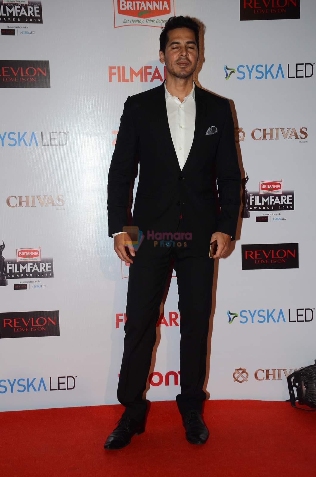 Dino Morea at Filmfare Nominations red carpet on 9th Jan 2016