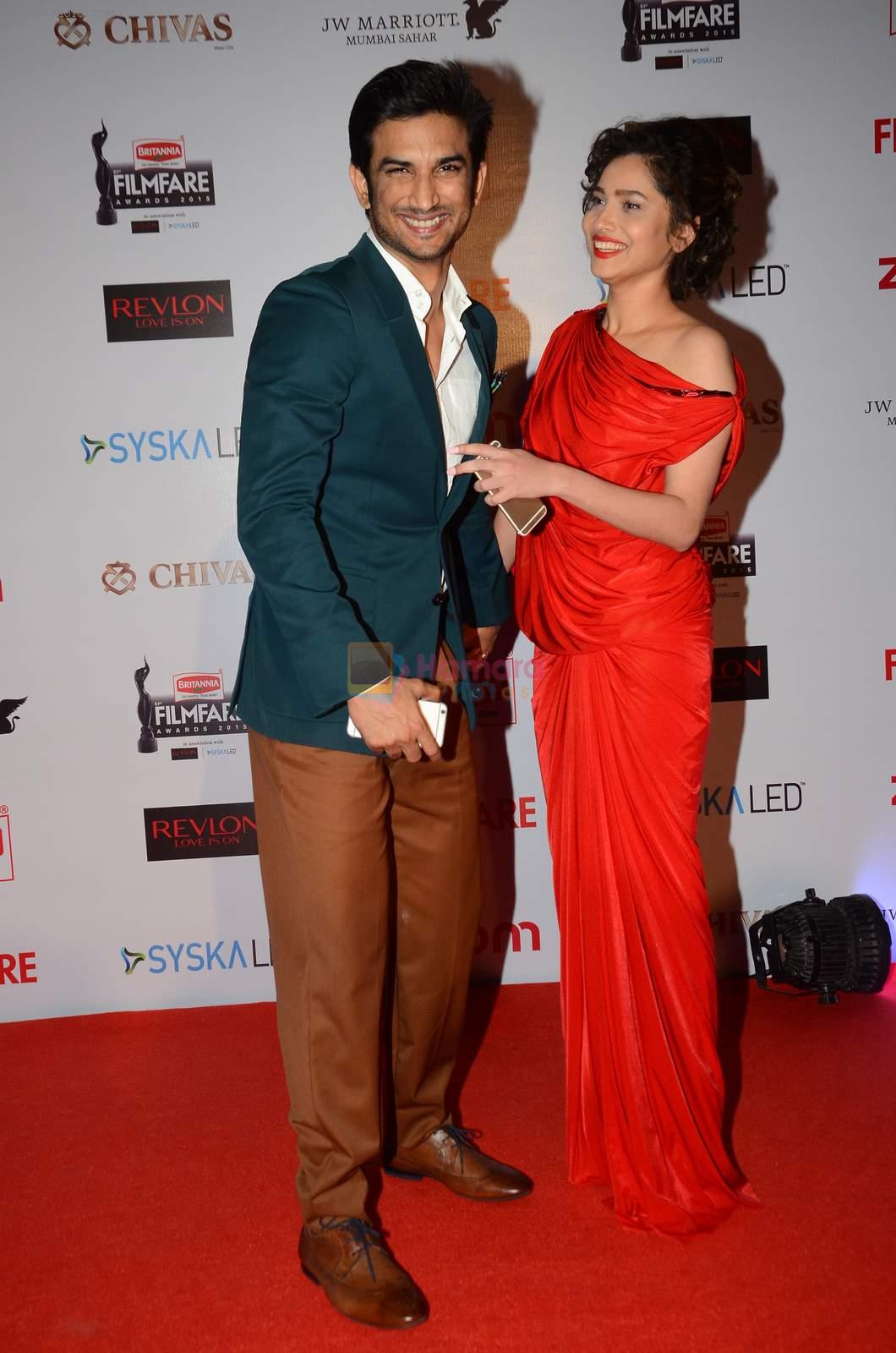 Sushant Singh Rajput, Ankita Lokhande at Filmfare Nominations red carpet on 9th Jan 2016