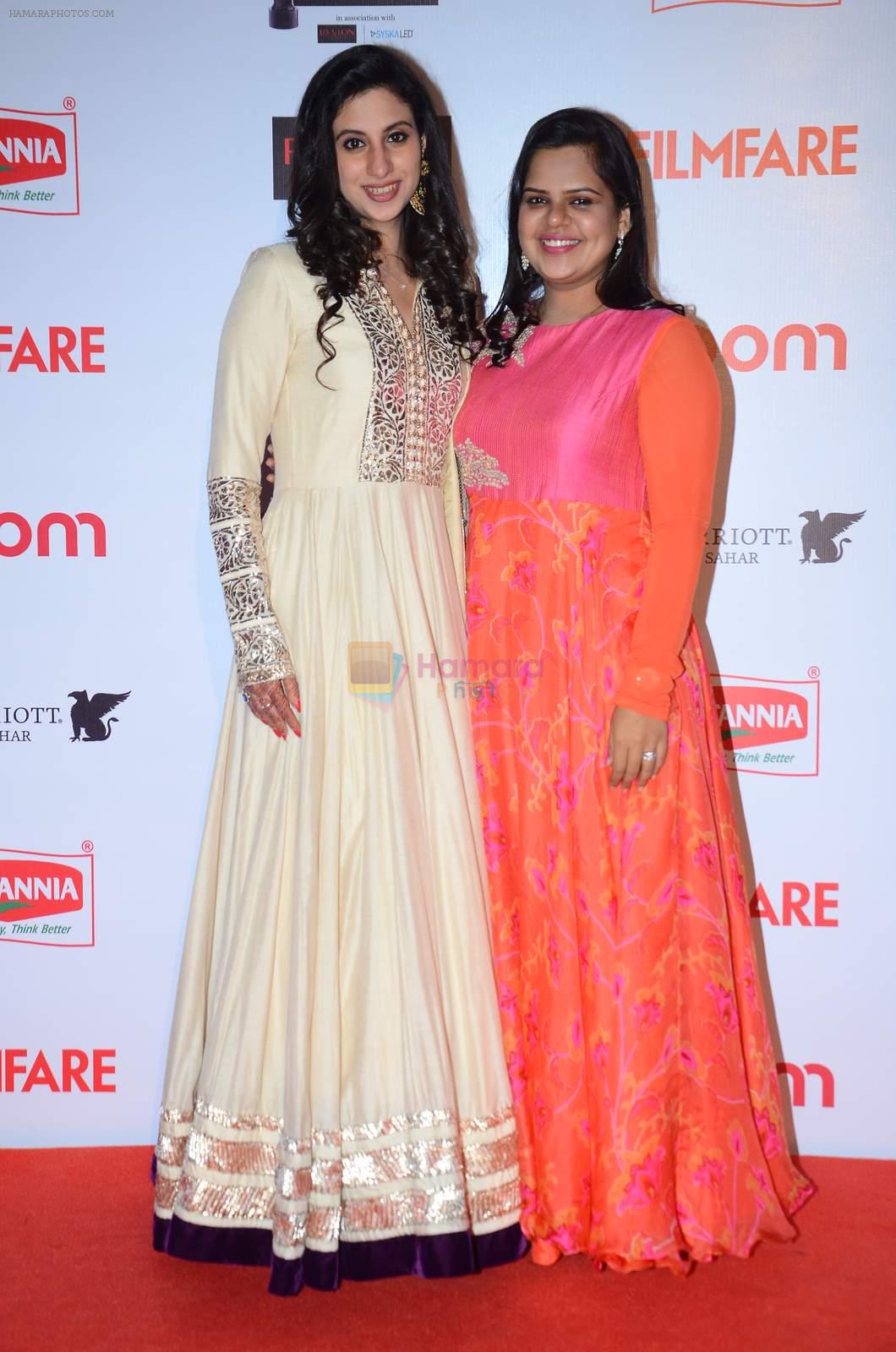 at Filmfare Nominations red carpet on 9th Jan 2016