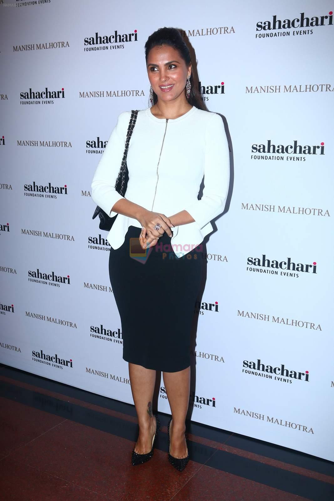 Lara Dutta at Manish Malhotra show for Sahachari Foundation on 14th Jan 2016