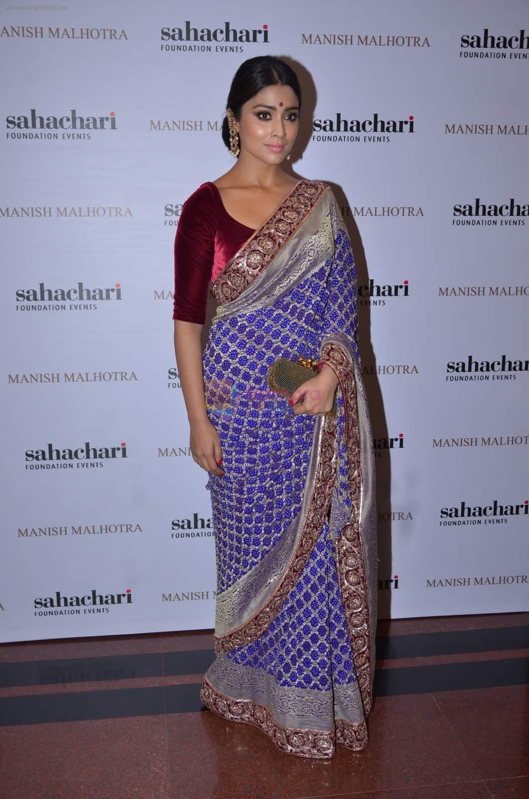 Shriya Saran at Manish Malhotra show for Sahachari Foundation on 14th Jan 2016