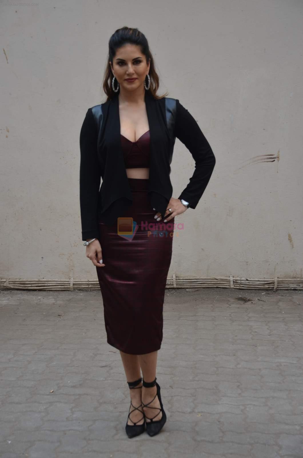 Sunny Leone snapped on 15th Jan 2016