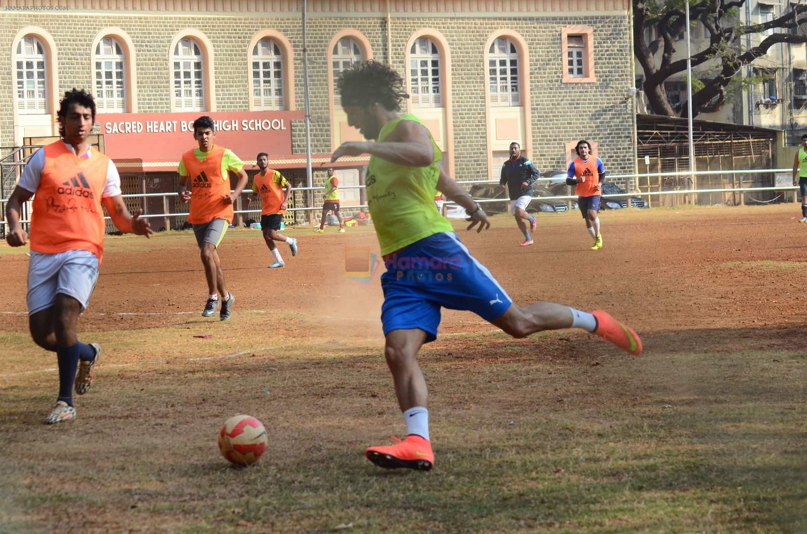 Arjun Kapoor snapped in action at soccer match on 18th Jan 2016
