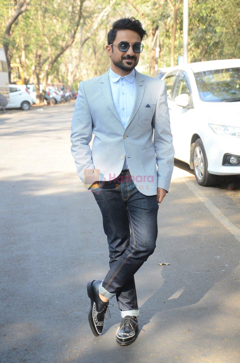 Vir Das and Sunny Leone promote Mastizaade on the sets of Chidya Ghar on 24th Jan 2016