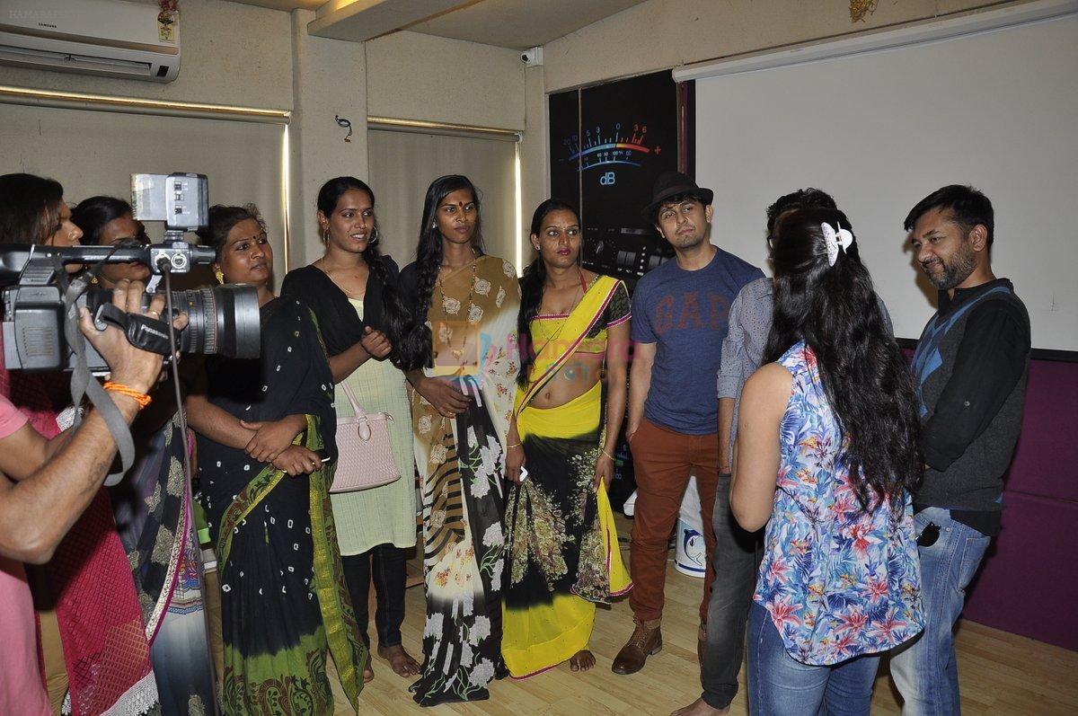 Sonu Nigm at the launch of 1st Transgender Band at Juhu on 25th Jan 2016