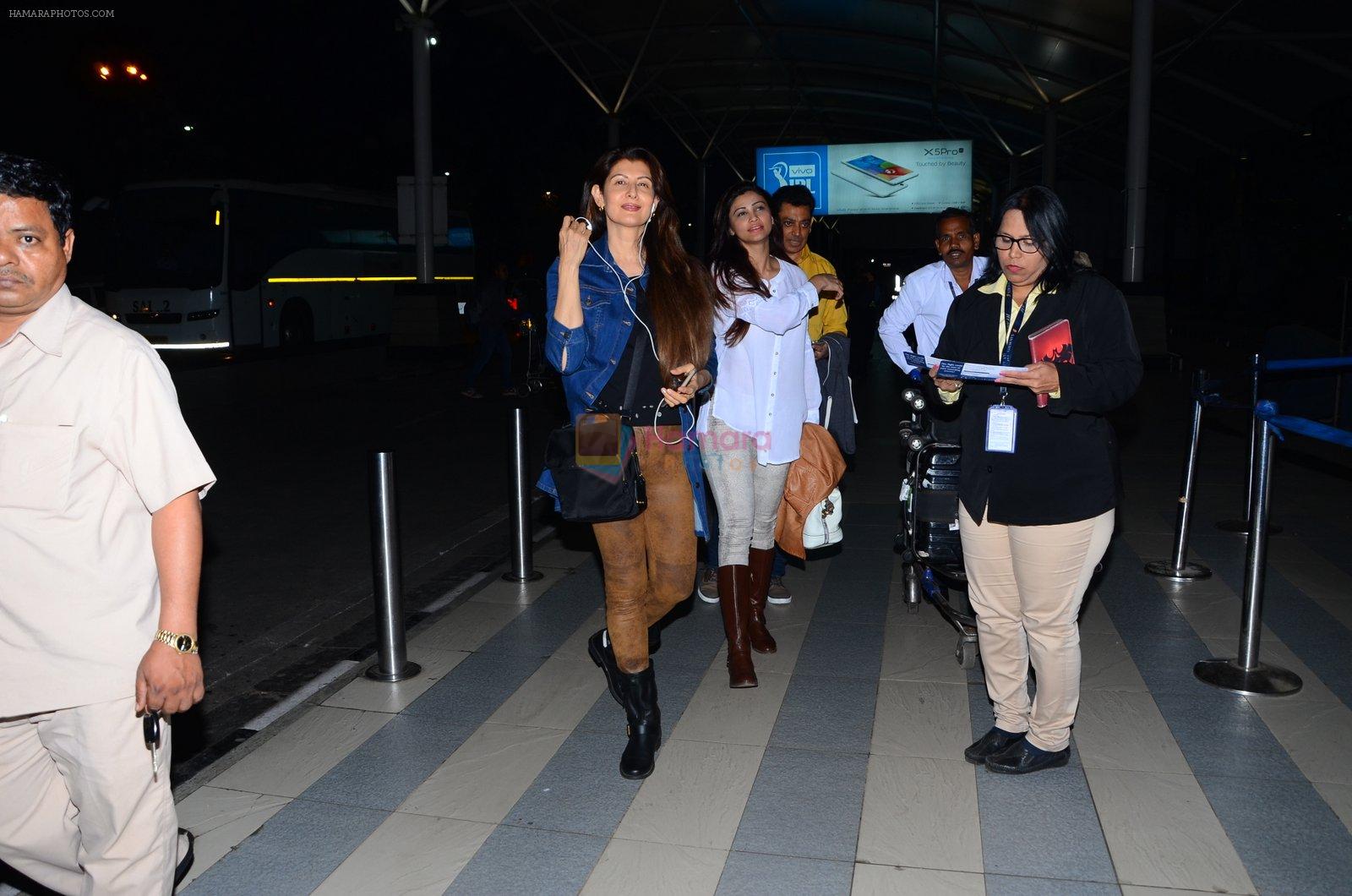Daisy Shah snapped at airport  on 29th Jan 2016