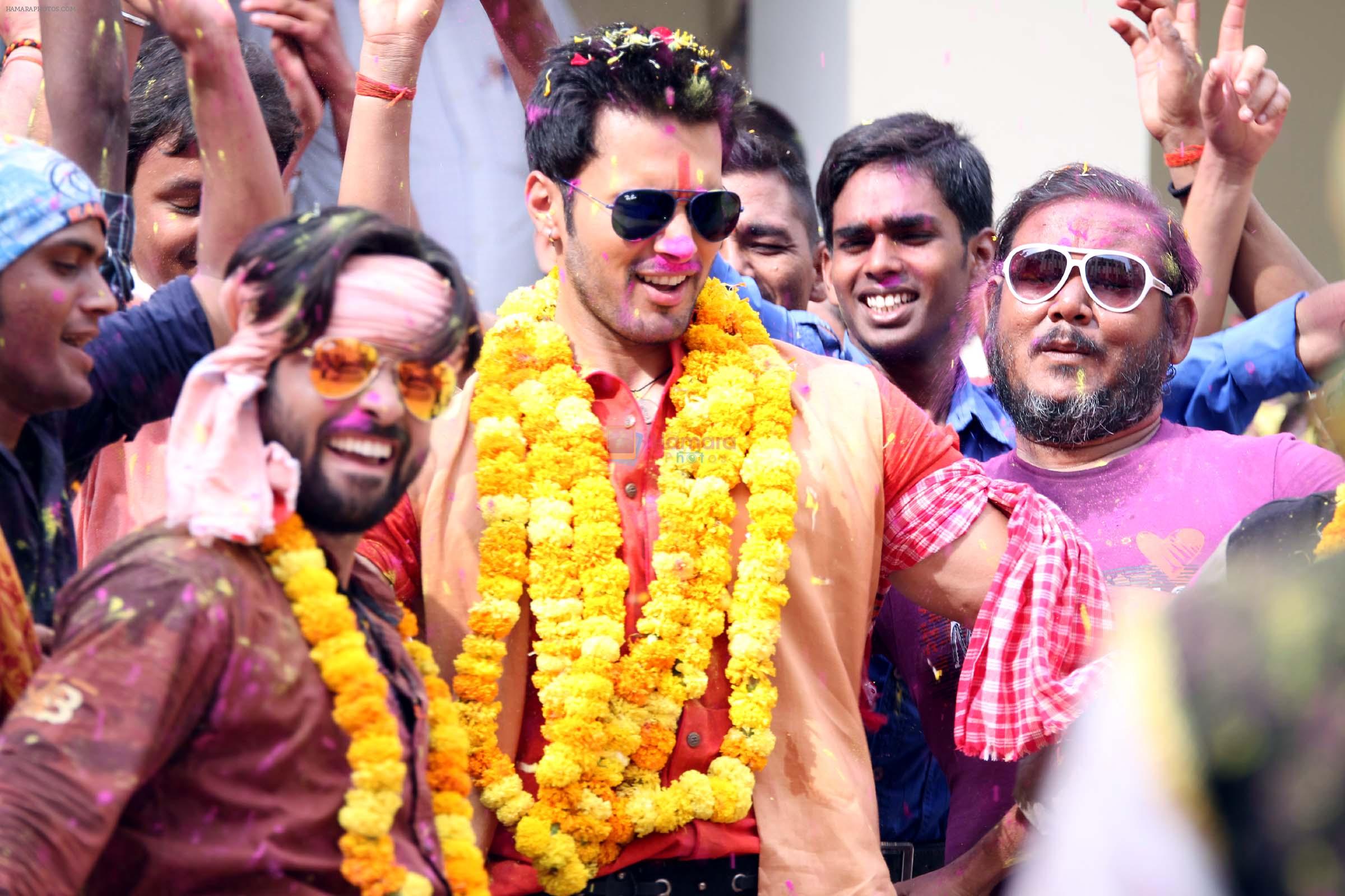 rajniesh duggal in the still from movie Direct Ishq