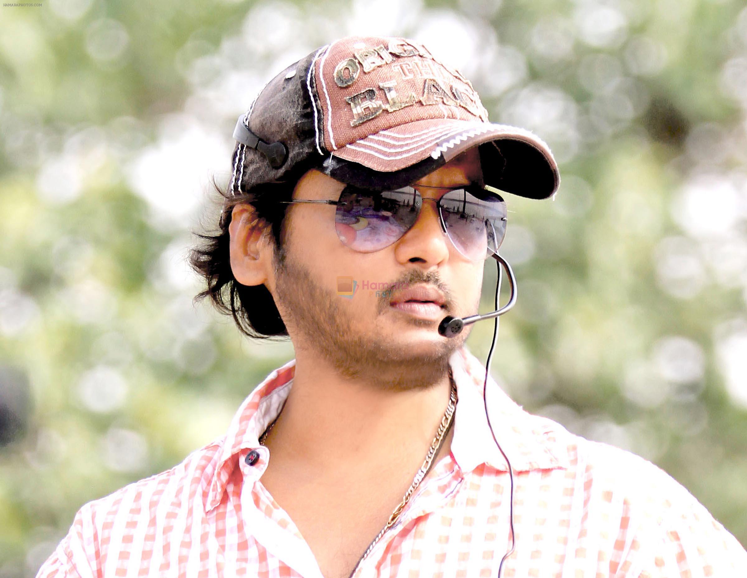 rajiv ruia in the still from movie Direct Ishq