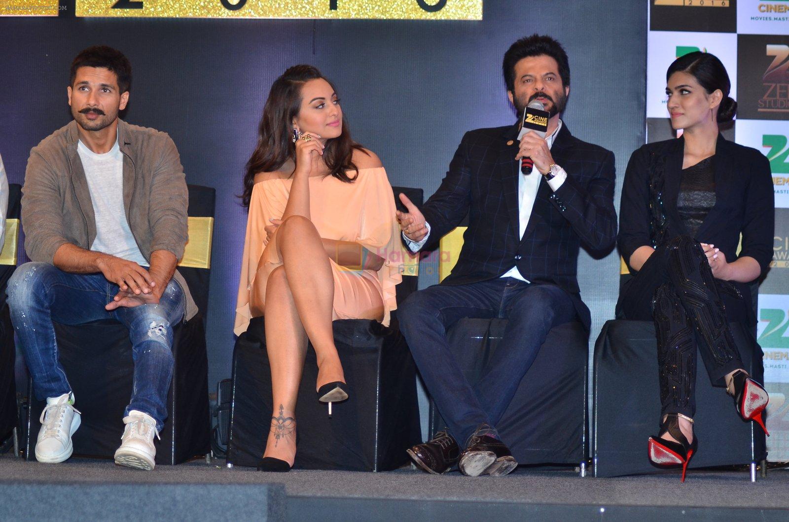 Shahid Kapoor, Sonakshi Sinha, Anil Kapoor, Kriti Sanon at Zee Cine Awards press meet on 4th Feb 2016