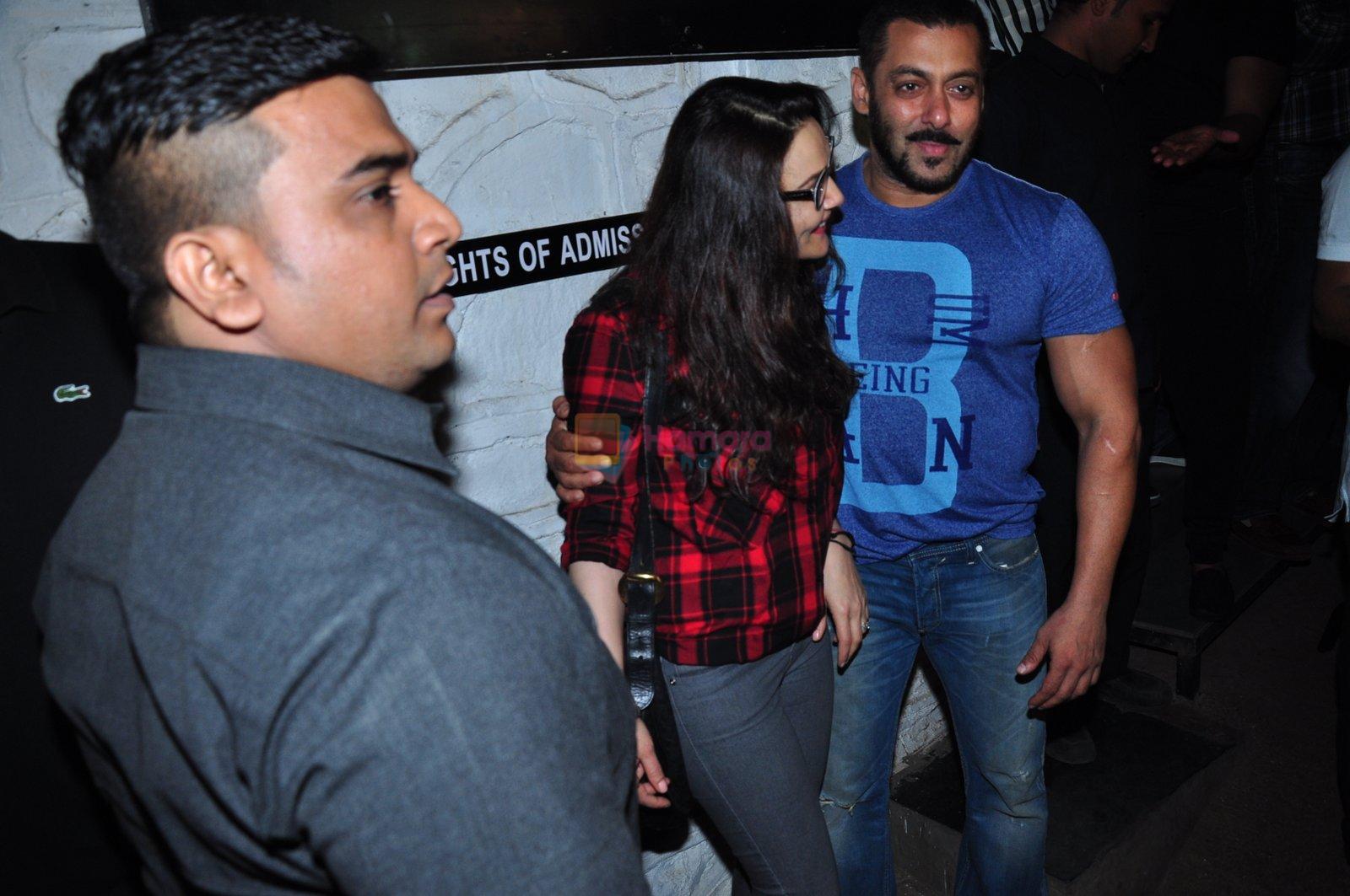 Salman Khan, Preity Zinta, Anu Dewan at The Korner House on 4th Feb 2016