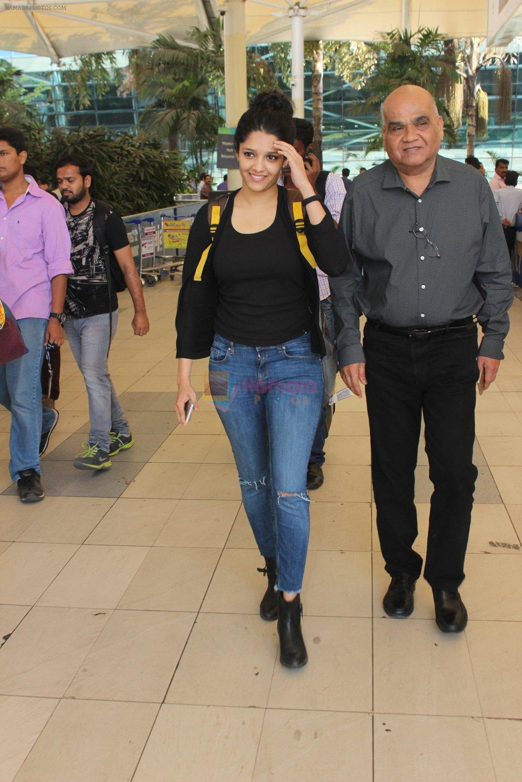 Ritika Singh snapped at Airport on 6th Feb 2016