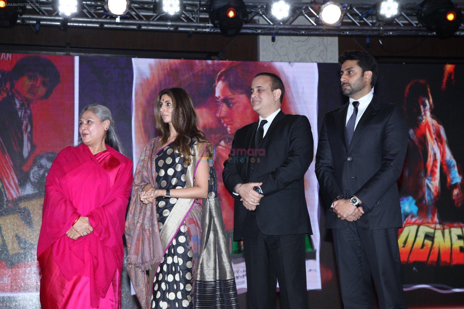 Amitabh Bachchan, Jaya Bachchan, Shweta Bachchan, Abhishek Bachchan at NDTV Indian of the year on 5th Feb 2016