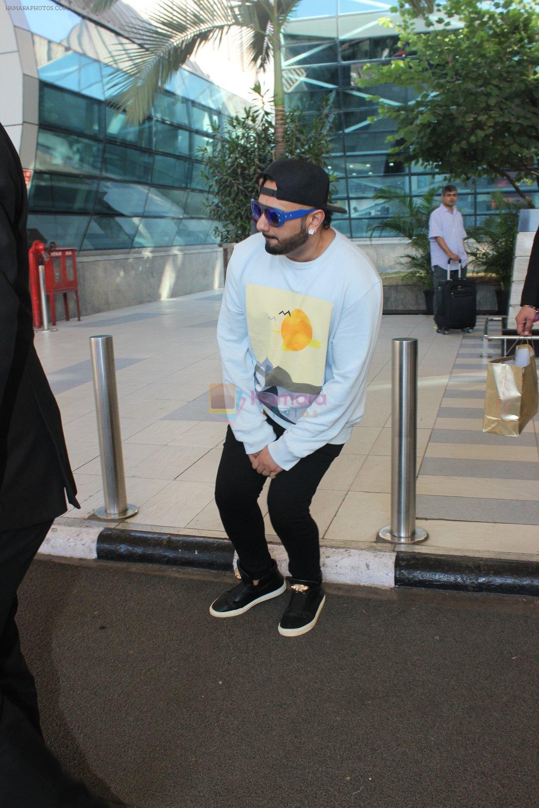 Honey Singh snapped at Airport on 6th Feb 2016