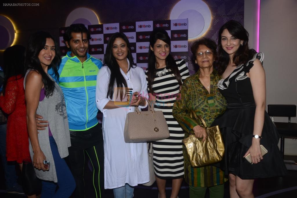 Shweta Tiwari, Simple Kaul, Teejay Sidhu, Karanvir Bohra, Saumya Tandon at Valentine screening  in Mumbai on 6th Feb 2016