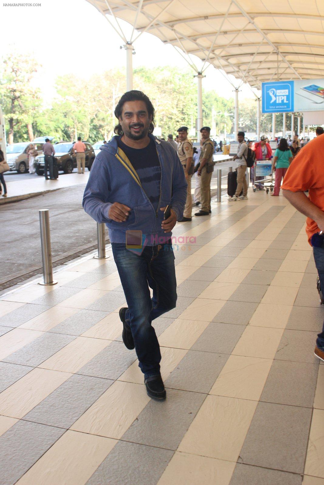 Madhavan snapped at airport on 7th Feb 2016