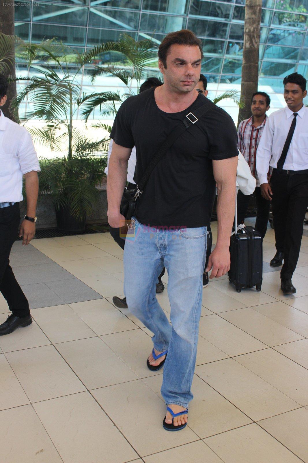 Sohail Khan snapped at airport on 7th Feb 2016