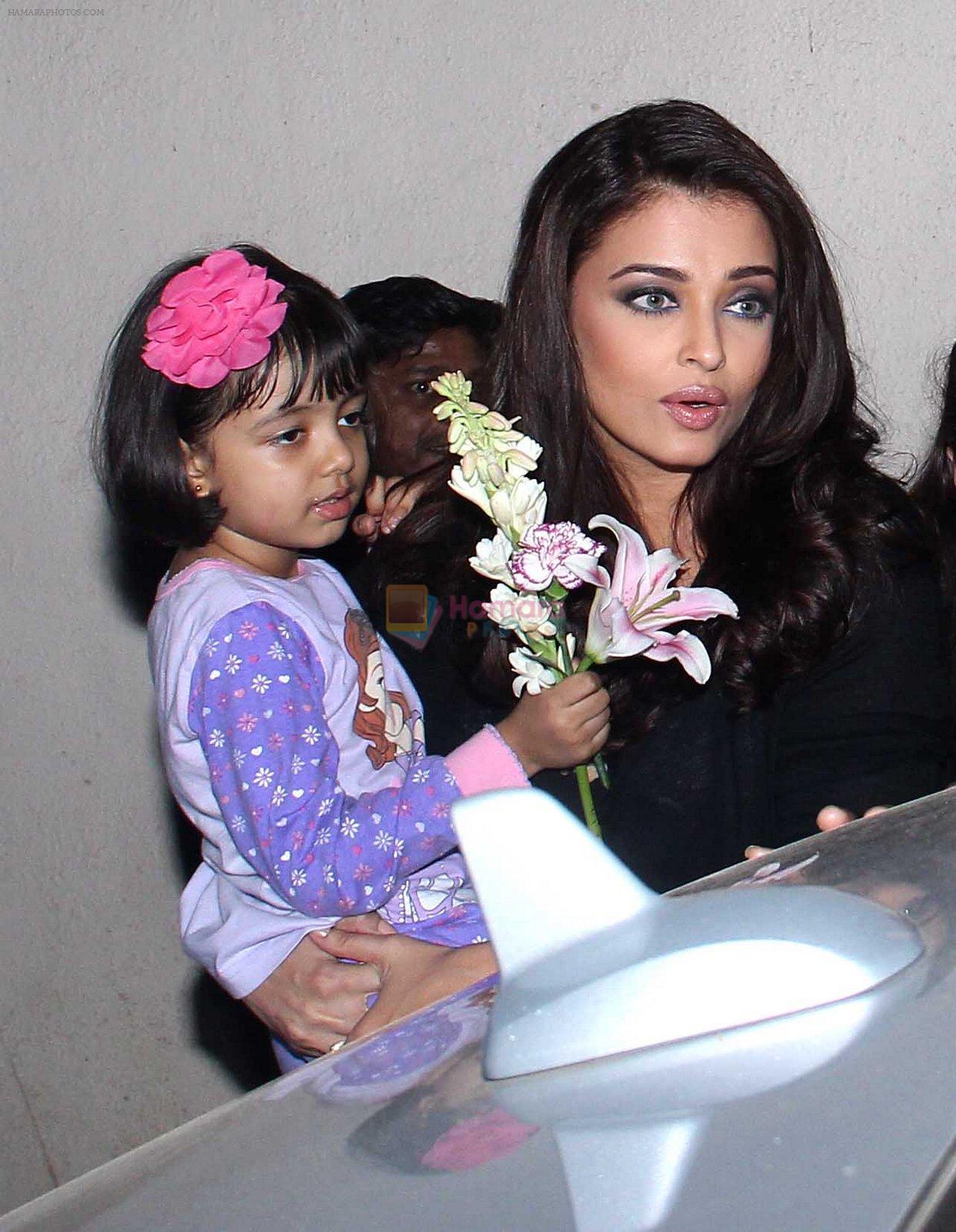 Aishwarya Rai Bachchan snapped at a shoot on 8th Feb 2016