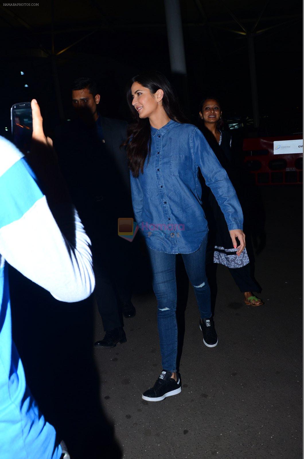 Katrina Kaif returns from Ahmedabad on 9th  Feb 2016