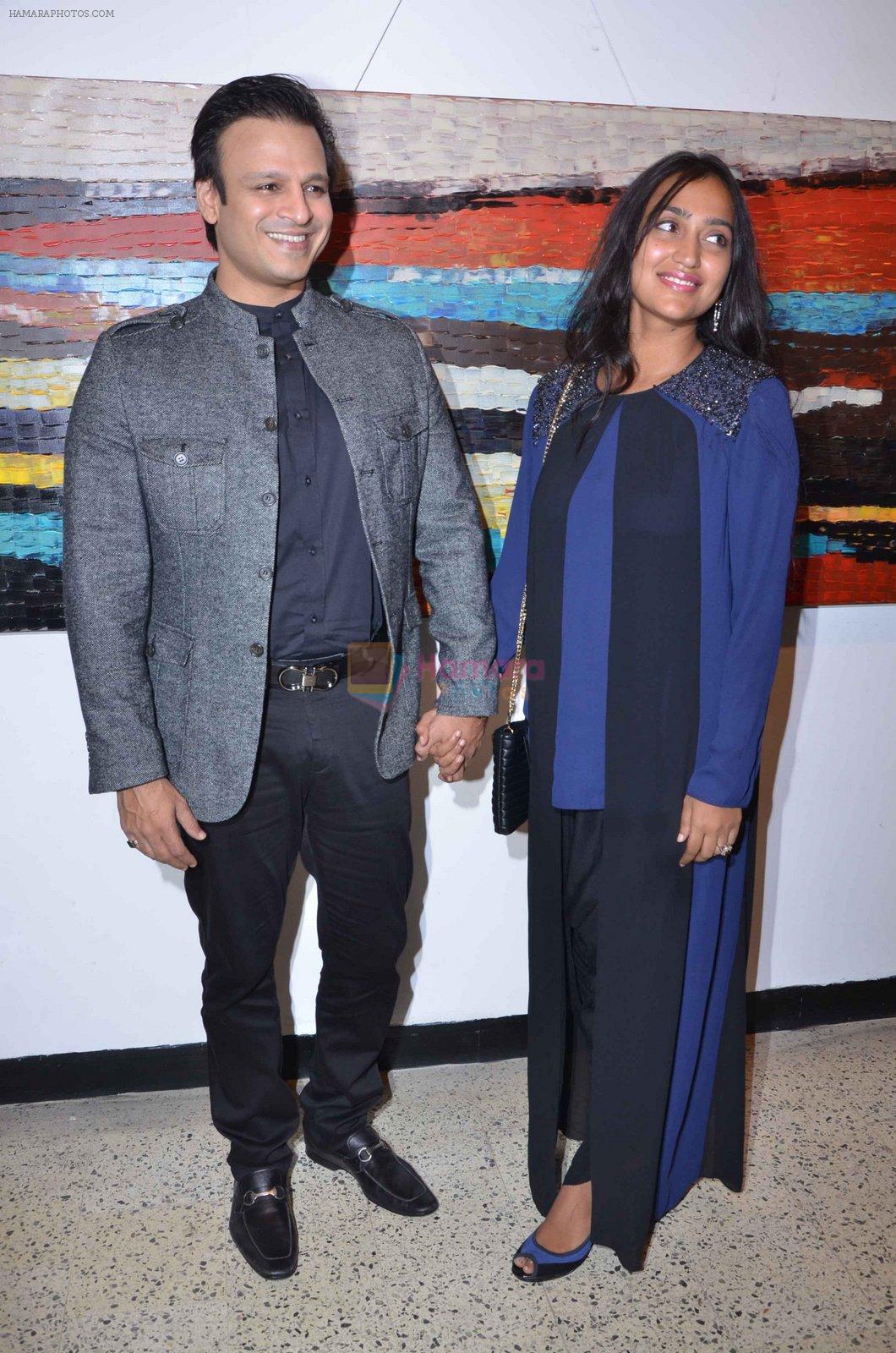 Vivek Oberoi, Priyanka Alva snapped at an art event on 9th Feb 2016