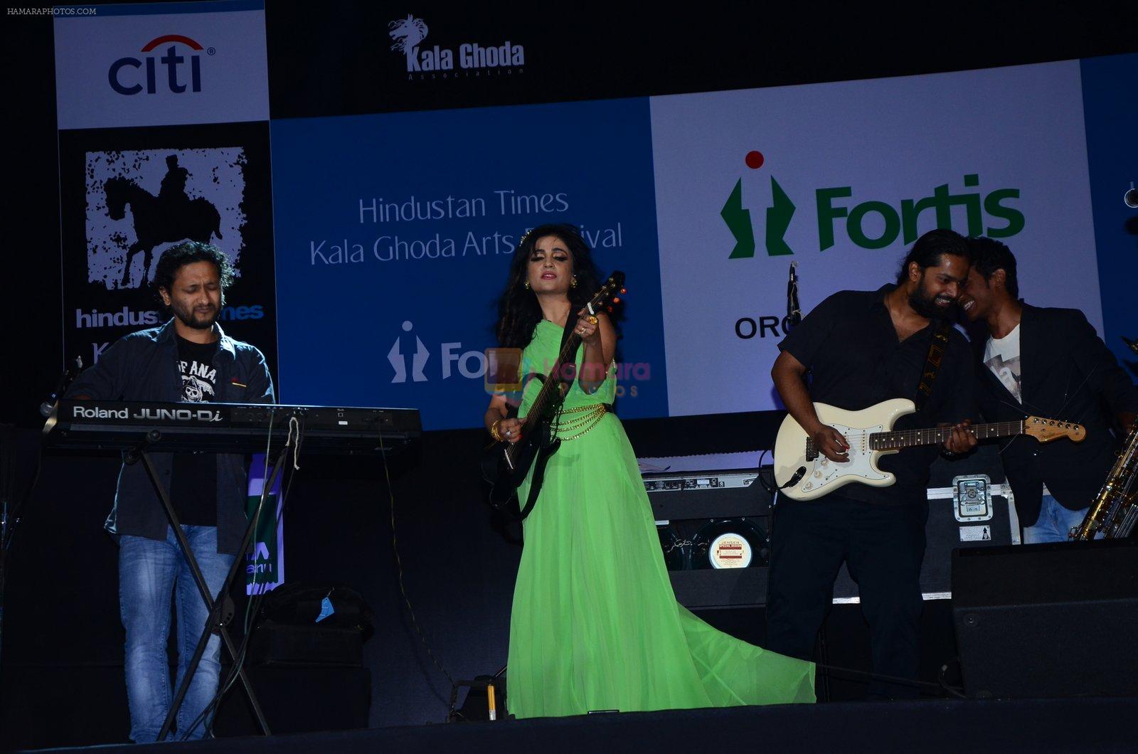 Shibani Kashyap performs for Pepe Jeans music festin Kalaghoda on 13th Feb 2016
