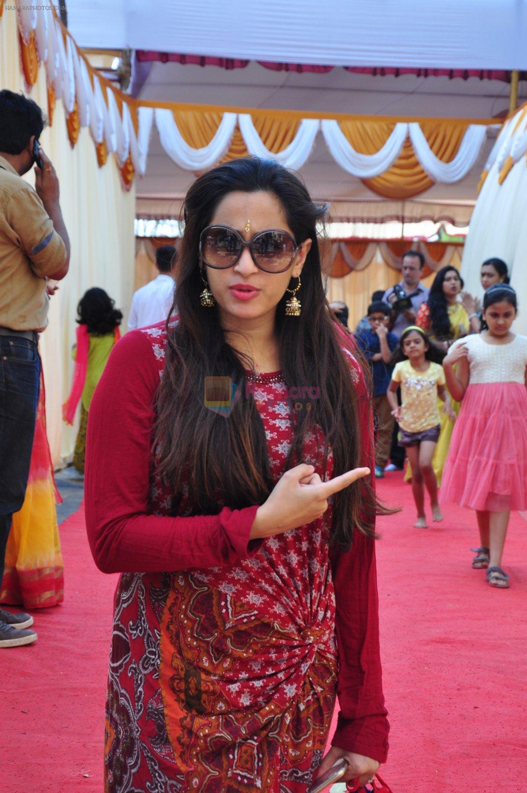 Shweta Pandit at Anurag Basu's Saraswati Pooja on 13th Feb 2016