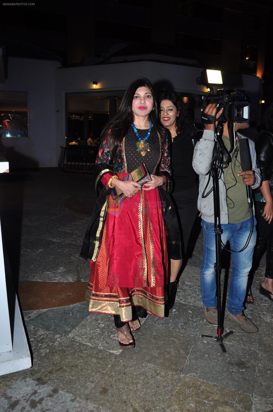 Alka Yagnik at Sameer in Guinness book of records bash with music fraternity on 15th Feb 2016