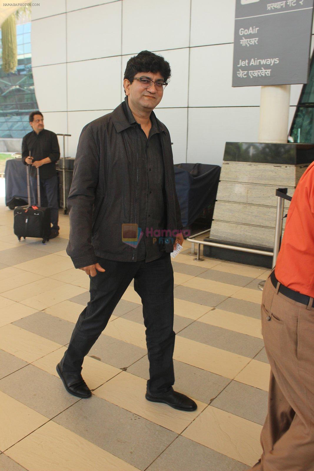 Parsoon Joshi snapped at airport on 15th Feb 2015