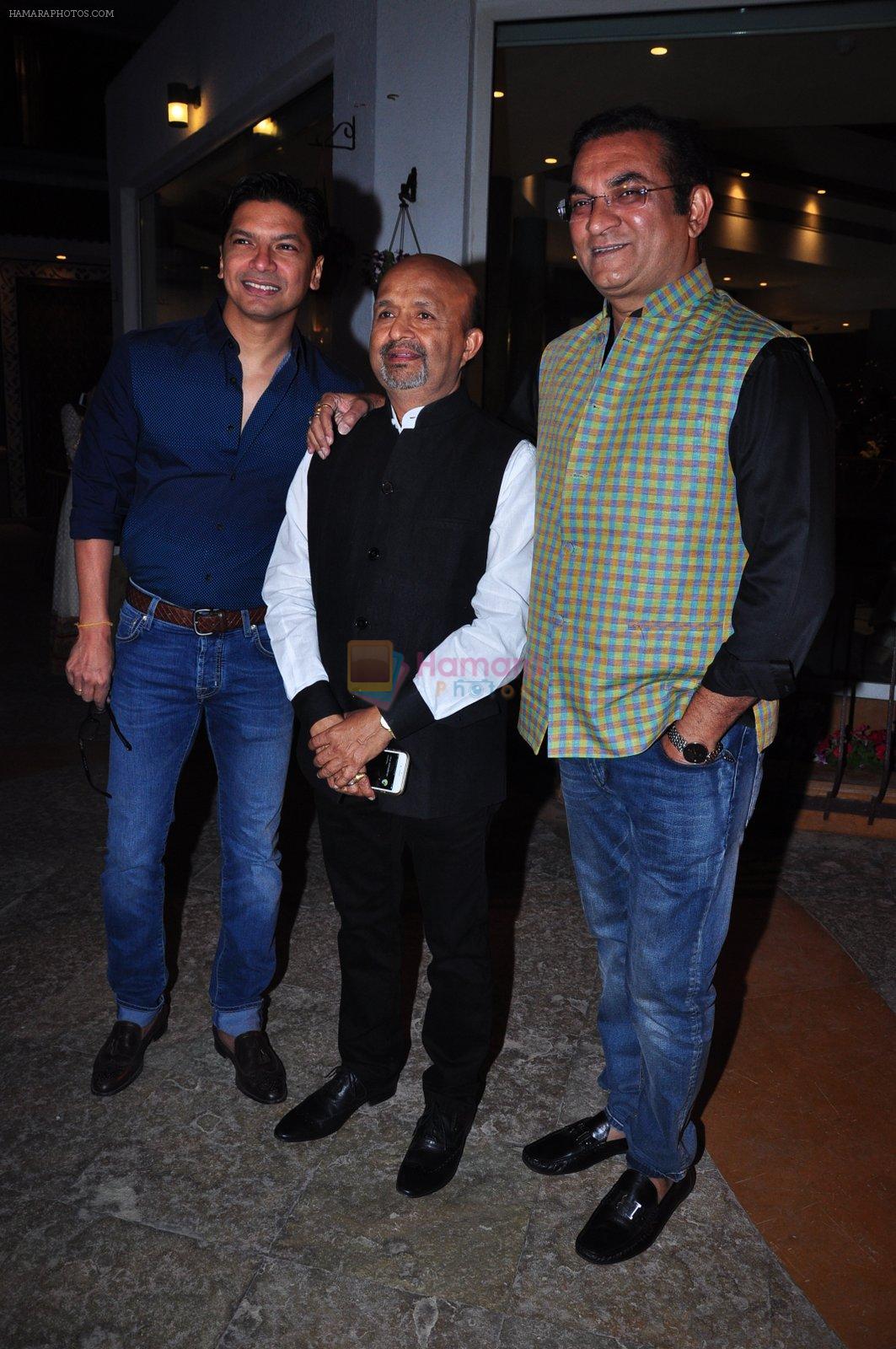 Shaan, Abhijeet Bhattacharya at Sameer in Guinness book of records bash with music fraternity on 15th Feb 2016