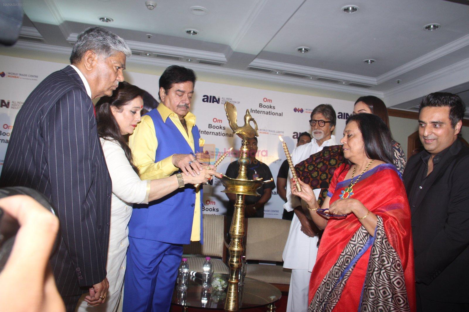 Sonakshi Sinha, Amitabh Bachchan, Poonam Sinha at Shatrughan's book launch in Mumbai on 19th Feb 2016