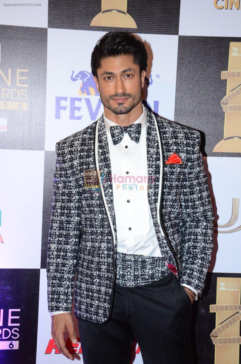 Vidyut Jamwal at zee cine awards 2016 on 20th Feb 2016